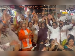 Shivsene News: वाद विसरले एकत्र आले! चंद्रकांत खैरेंचा हात धरत अंबादास दानवेंनी धरला ठेका