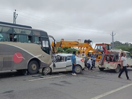 Road Accident: डीडवाना के हाइवे पर स्लीपर बस और दो कारों की जबरदस्त टक्कर , चार की मौत; दो गंभीर घायल Road Accident: डीडवाना के हाइवे पर स्लीपर बस और दो कारों की जबरदस्त टक्कर , चार की मौत; दो गंभीर घायल
