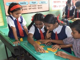 Marathi Municipal School Closed : मराठी भाषा कशी वाचणार? गेल्या 13 वर्षात 131 मराठी शाळांना लागलं कुलूप Marathi Municipal School Closed : मराठी भाषा कशी वाचणार? गेल्या 13 वर्षात 131 मराठी शाळांना लागलं कुलूप