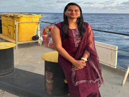 Sangli Crime : विवाहित महिलेचा धर्मांतरासाठी छळ, 7 महिन्यांच्या गर्भवतीनं संपवलं आयुष्य! Sangli Crime : विवाहित महिलेचा धर्मांतरासाठी छळ, 7 महिन्यांच्या गर्भवतीनं संपवलं आयुष्य!