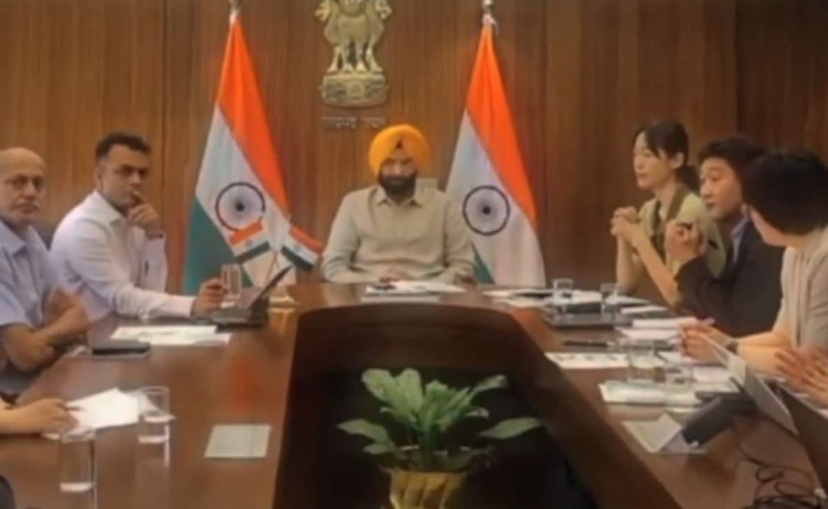 Ню Делхи Министърът на околната среда на Делхи Манджиндър Сингх