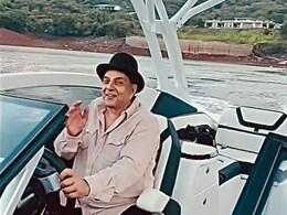 89 की उम्र में स्पीड बोट चलाते नजर आए धर्मेंद्र, वीडियो देख सनी देओल ने दिया ऐसा रिएक्शन 89 की उम्र में स्पीड बोट चलाते नजर आए धर्मेंद्र, वीडियो देख सनी देओल ने दिया ऐसा रिएक्शन