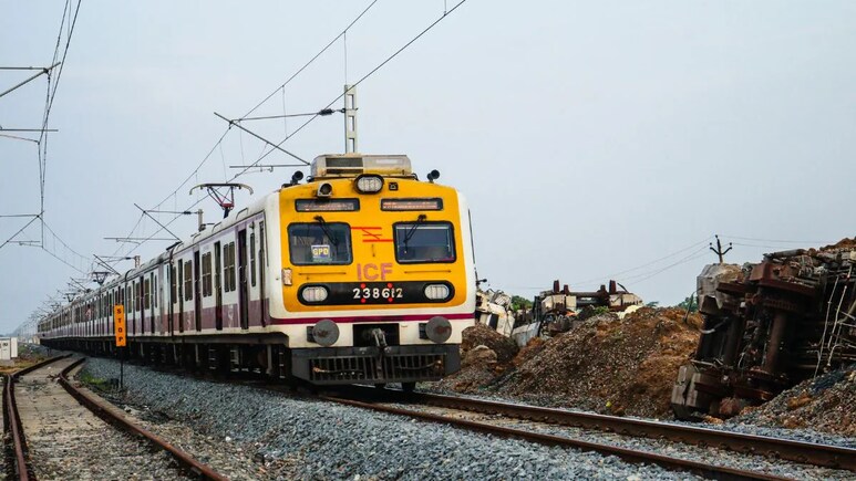 Mumbai Local Train: मोटरमनच्या कॅबिनमध्ये 'तिसरा डोळा', CCTV कॅमेऱ्यांची सर्व हालचालींवर असणार नजर