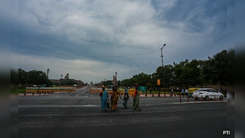 Delhi Weather Today: दिनभर छाए रहेंगे बादल, कई हिस्सों में हल्की बारिश होने के भी आसार