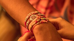 Raksha Bandhan 2025: भाऊ किंवा बहीण नसेल तर कोणी कोणाला राखी बांधावी ?