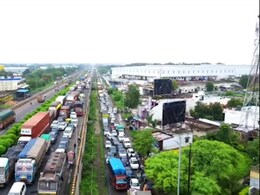 Pune News : पोलिसांच्या वाहनामुळेच चाकणमध्ये वाहतूक कोंडी, सामान्यांच्या त्रासात भर