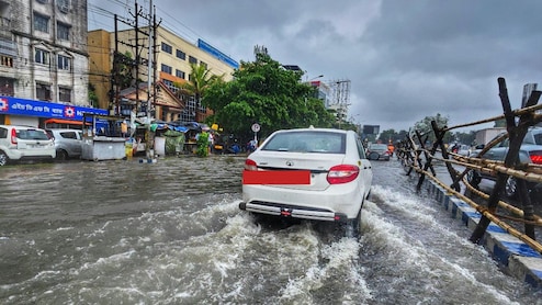Maharashtra Weather Update : 26 जुलैला Red Alert! महाराष्ट्रातील कोणत्या जिल्ह्यांना मुसळधार पावसाचा इशारा?