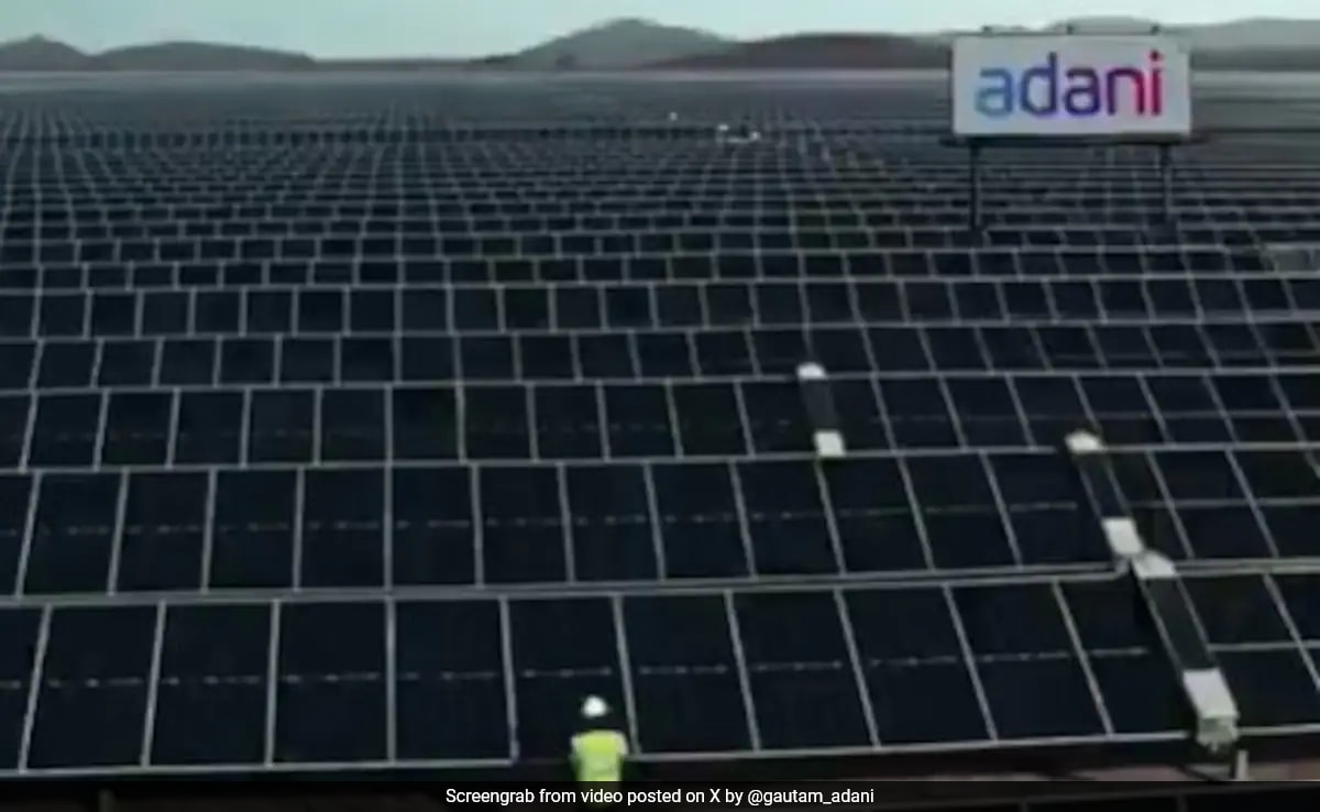 Ахмедабад Адани групата стартира нова реклама във вторник като подчерта