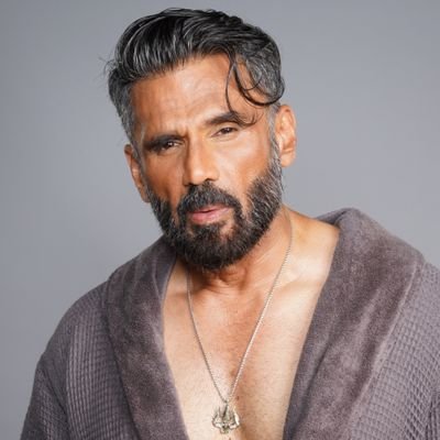 Suniel Shetty Says Women Should Know How To Raise Kids: "Husband Career <i>Banayega Toh</i>..."