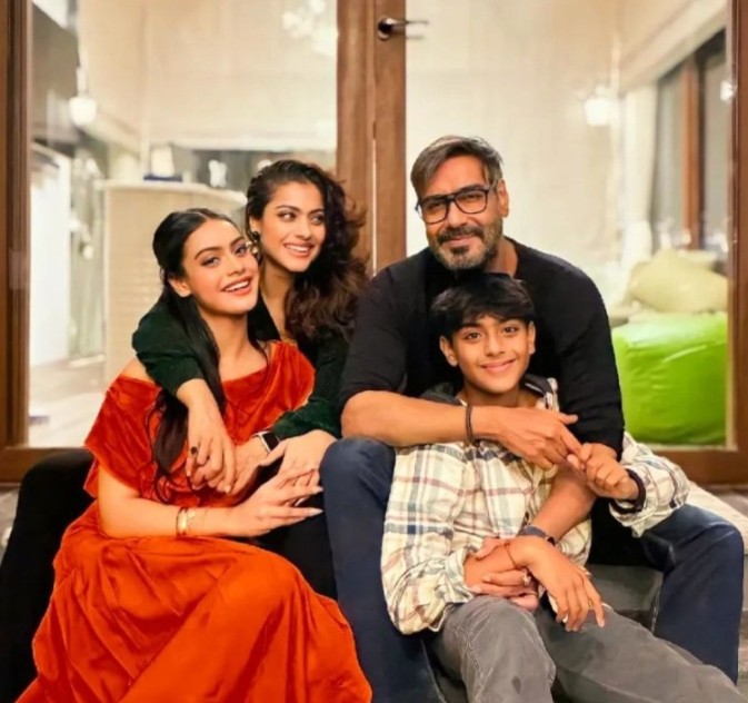 Why Ajay Devgn Keeps His Family Group With Kajol And Kids On Mute: "<i>Itni Zyaada Bakwaas</i>..."