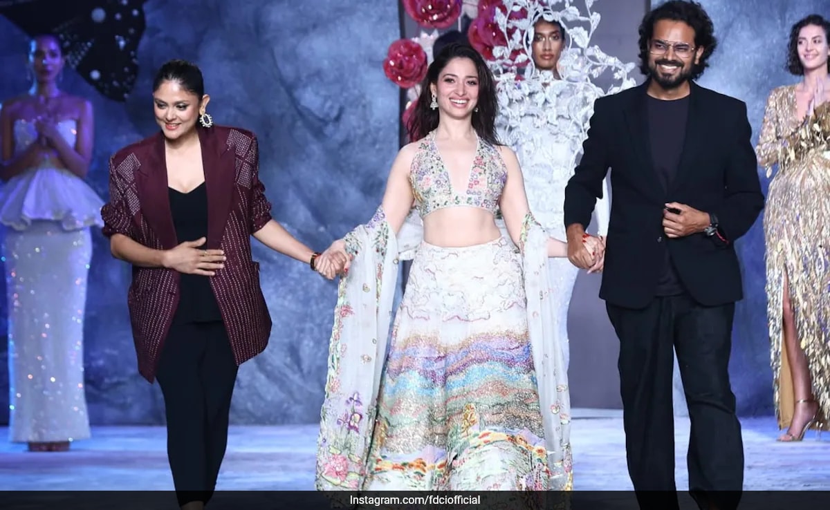 Tamannaah Bhatia Show Stopper at Couture Week