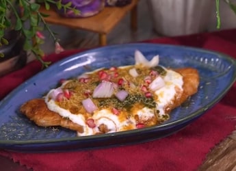 Watch: Chef Prepares Smashed Croissant Chole Chaat. Internet Is Not Happy