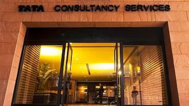 12,000 से ज्यादा कर्मचारियों को नौकरी से हटाएगा TCS, AI या कुछ और है कारण, जानिए 12,000 से ज्यादा कर्मचारियों को नौकरी से हटाएगा TCS, AI या कुछ और है कारण, जानिए