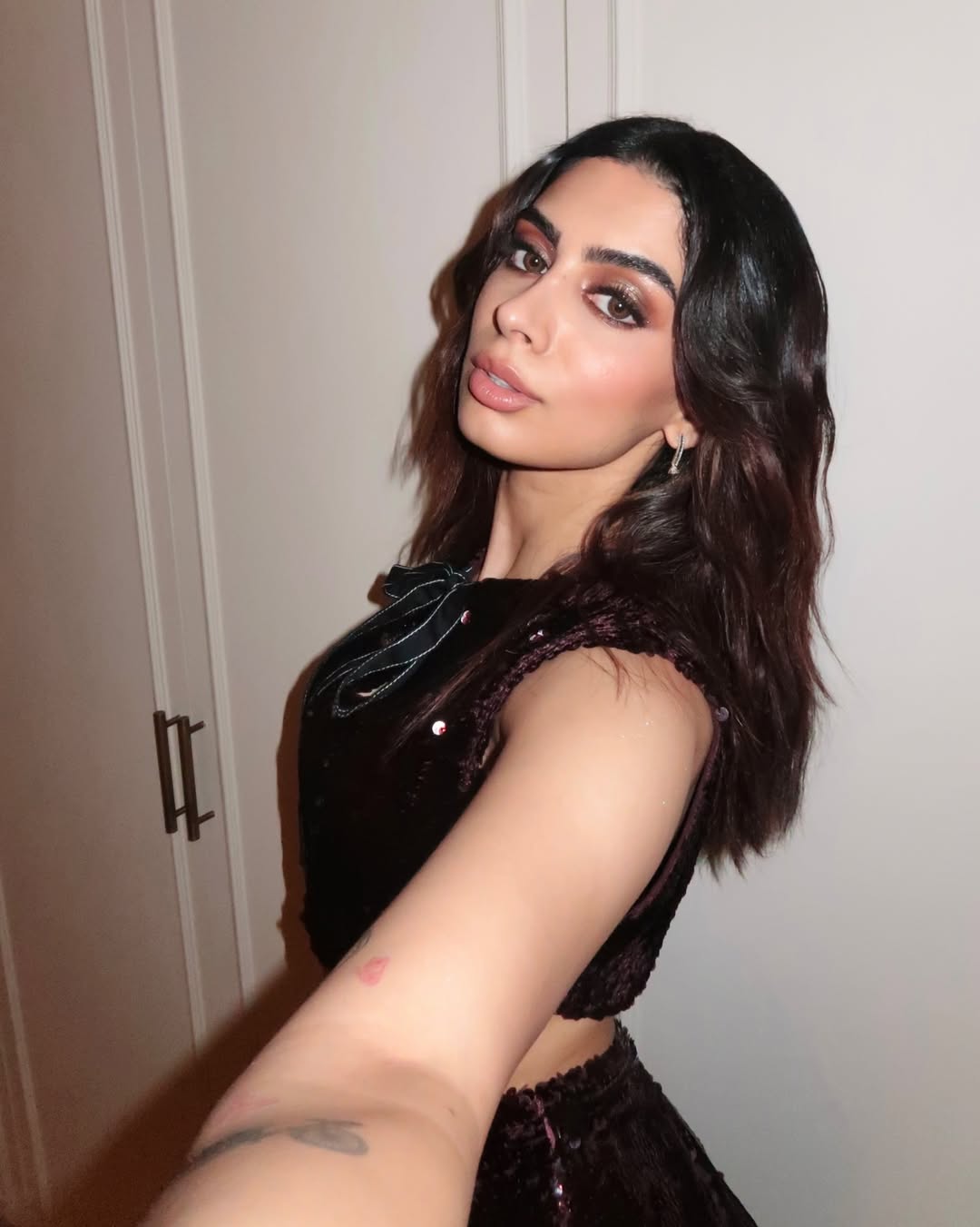 Khushi Kapoor's "Love For Core Exercises" Gets A Challenging Spin, 5 Reasons You Should Do It Too