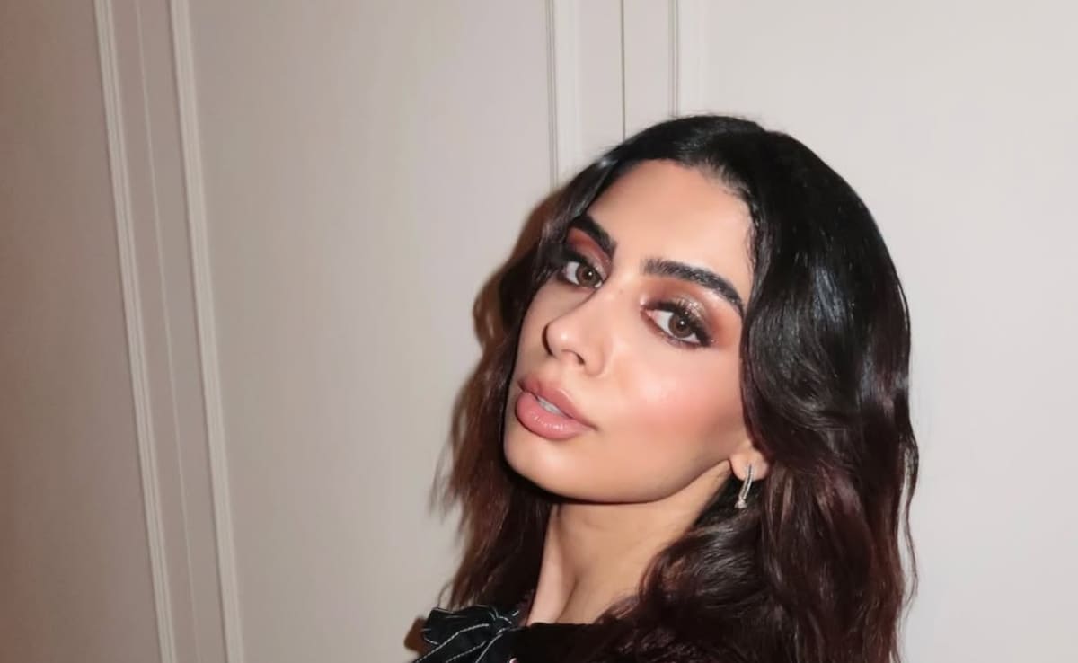 Khushi Kapoor's "Love For Core Exercises" Gets A Challenging Spin, 5 Reasons You Should Do It Too