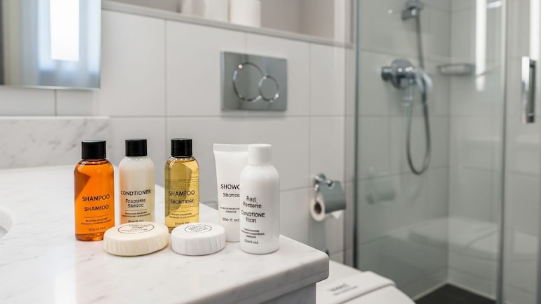 44% Of Indian Travellers Admit Taking Hotel Toiletries, Survey Reveals Quirky Travel Habits