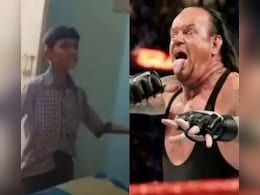 पिता ने बेटे के लिए रिक्रिएट की WWE सुपरस्टार Undertaker की एंट्री, वीडियो देख खुद द अंडरटेकर भी हुए खुश पिता ने बेटे के लिए रिक्रिएट की WWE सुपरस्टार Undertaker की एंट्री, वीडियो देख खुद द अंडरटेकर भी हुए खुश