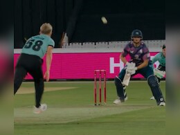 VIDEO: ल्यूक हॉलमैन ने सैम कुर्रन के ओवर में लगाया अजीबोगरीब 'रिवर्स स्विच स्लैप-पुल' शॉट VIDEO: ल्यूक हॉलमैन ने सैम कुर्रन के ओवर में लगाया अजीबोगरीब 'रिवर्स स्विच स्लैप-पुल' शॉट