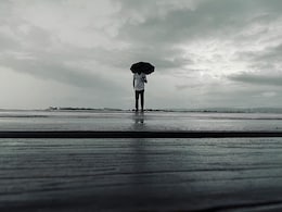 Travelling During Monsoon? 7 Ways To Avoid Food Poisoning