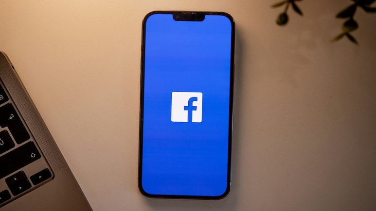 Meta Activates Facebook 'Teen Accounts' Worldwide