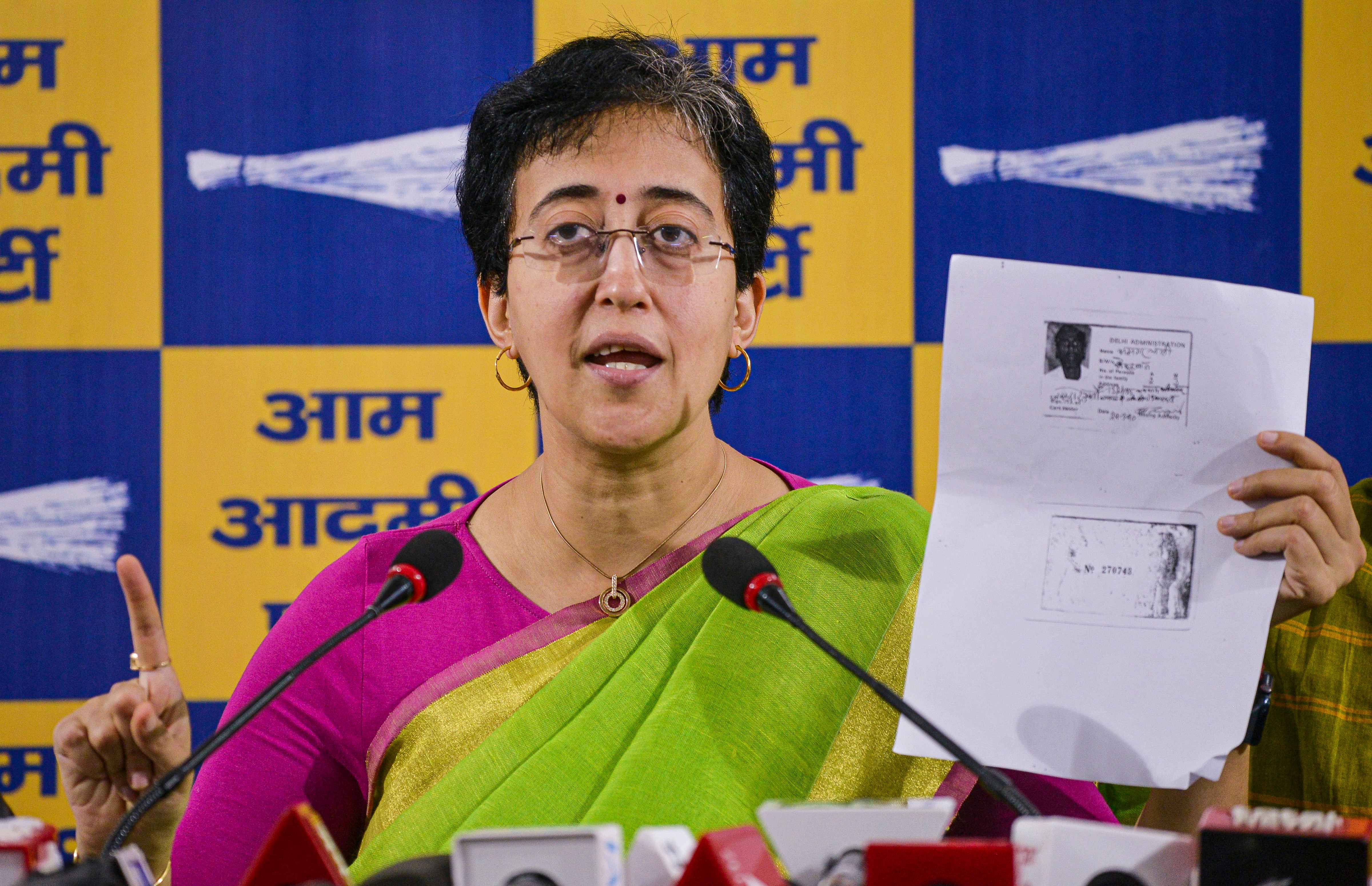 आतिशी का भाजपा पर दो और झुग्गियों पर बुलडोजर चलाने का आरोप, कहा- बचाने के लिए सड़कों पर उतरेंगे