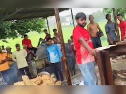 Panvel News: मरणानंतरही यातना.. स्मशानभूमीवर छत नाही, तुफान बरसणाऱ्या पावसात अखेरचा निरोप