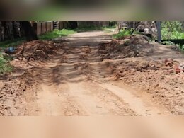 विधायक निवास के पास अधूरी करोड़ों की सड़क, घटिया निर्माण पर ग्रामीणों का फूटा गुस्सा