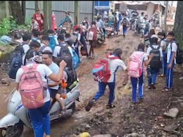 Kalyan:  कल्याणमधल्या 2 शाळेत जायला धड रस्ताच नाही, शेकडो विद्यार्थ्यांचे हाल! मनसेचा KDMC ला अल्टीमेटम Kalyan:  कल्याणमधल्या 2 शाळेत जायला धड रस्ताच नाही, शेकडो विद्यार्थ्यांचे हाल! मनसेचा KDMC ला अल्टीमेटम