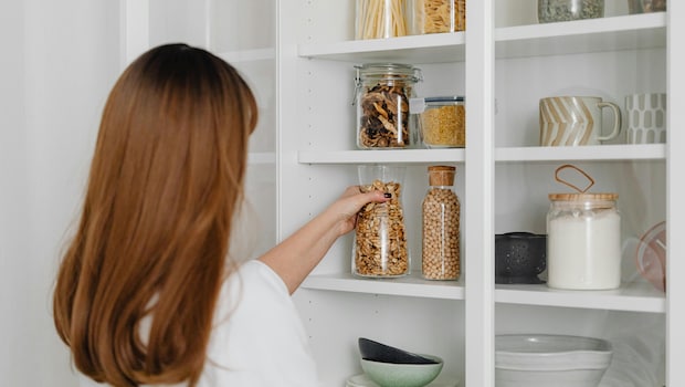 How To Maximise Small Kitchen Space: Easy Storage Hacks That Work How To Maximise Small Kitchen Space: Easy Storage Hacks That Work