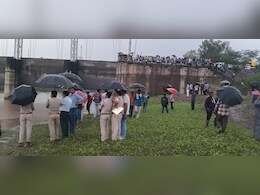 MP Flood: सीहोर में पिकनिक मनाने गया परिवार तेज बहाव में बहा, तीन सदस्य लापता व डैम में डूबे दो छात्र