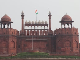 5 Bangladeshi Immigrants Arrested For Forcibly Trying To Enter Red Fort: Cops 5 Bangladeshi Immigrants Arrested For Forcibly Trying To Enter Red Fort: Cops