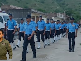 जगुआर विमान हादसे में शहीद फ्लाइट लेफ्टिनेंट पंचतत्व में विलीन, सैन्य सम्मान से हुआ अंतिम संस्कार जगुआर विमान हादसे में शहीद फ्लाइट लेफ्टिनेंट पंचतत्व में विलीन, सैन्य सम्मान से हुआ अंतिम संस्कार