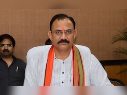 Chhattisgarh: मेडिकल के रजिस्ट्रेशन की फीस में नहीं होगी बढ़ोतरी, स्टेट फार्मेसी काउंसिल ने वापस लिया फैसला Chhattisgarh: मेडिकल के रजिस्ट्रेशन की फीस में नहीं होगी बढ़ोतरी, स्टेट फार्मेसी काउंसिल ने वापस लिया फैसला