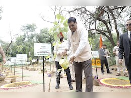 'एक पेड़ मां के नाम' अभियान में CJI सहित कई जज हुए शामिल, PM मोदी बोले- यह भागीदारी प्रेरित करने वाली 'एक पेड़ मां के नाम' अभियान में CJI सहित कई जज हुए शामिल, PM मोदी बोले- यह भागीदारी प्रेरित करने वाली