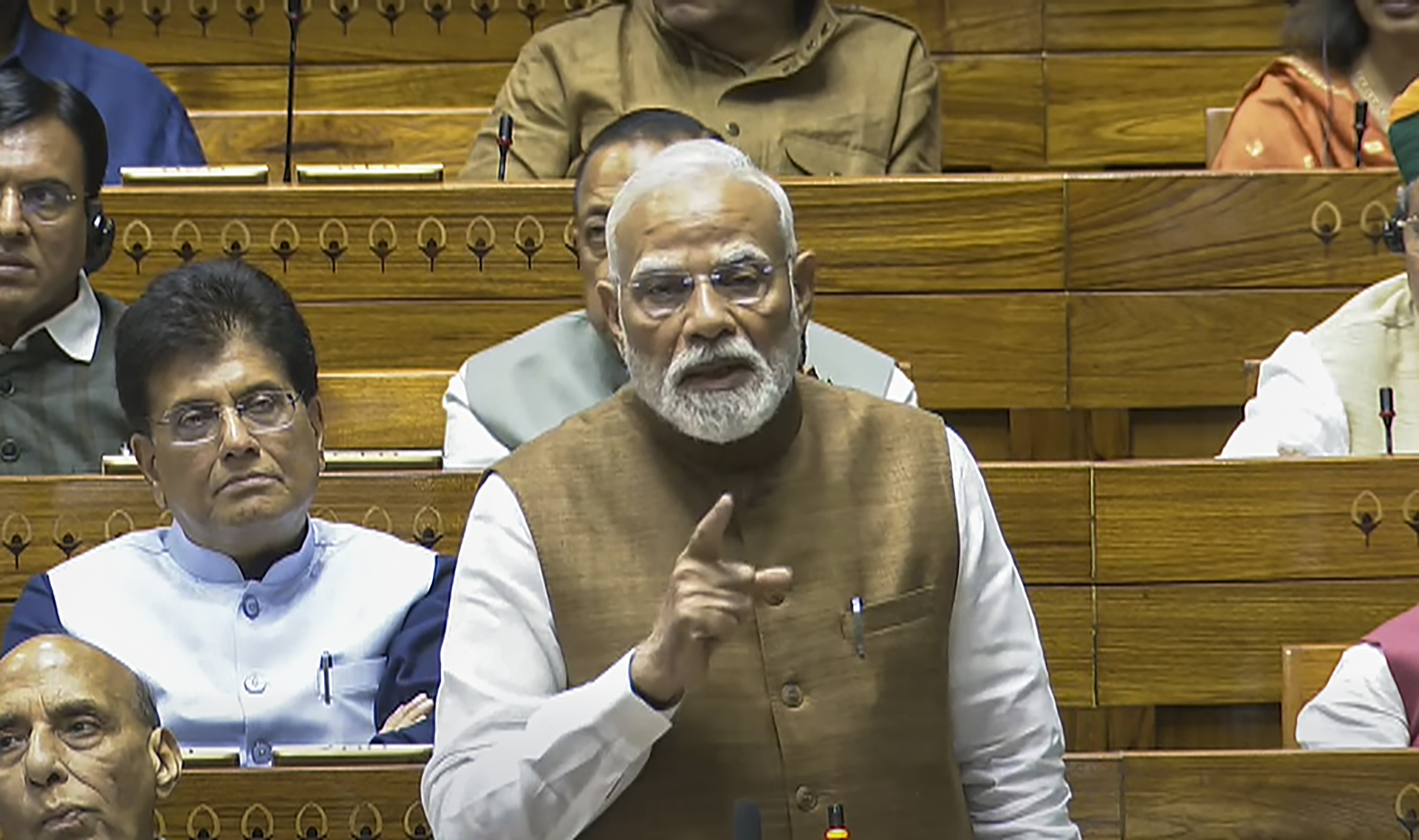 पीएम मोदी ने सदन को बताया, पहलगाम हमले के बाद कैसे दी थी पाकिस्‍तान को पहली धमकी 
