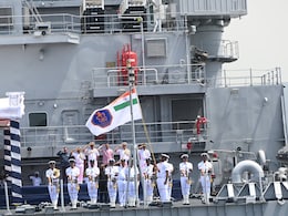 नौसेना में शामिल हुआ पहला स्वदेशी 'आईएनएस निस्तार', जानिए इसकी खासियत नौसेना में शामिल हुआ पहला स्वदेशी 'आईएनएस निस्तार', जानिए इसकी खासियत