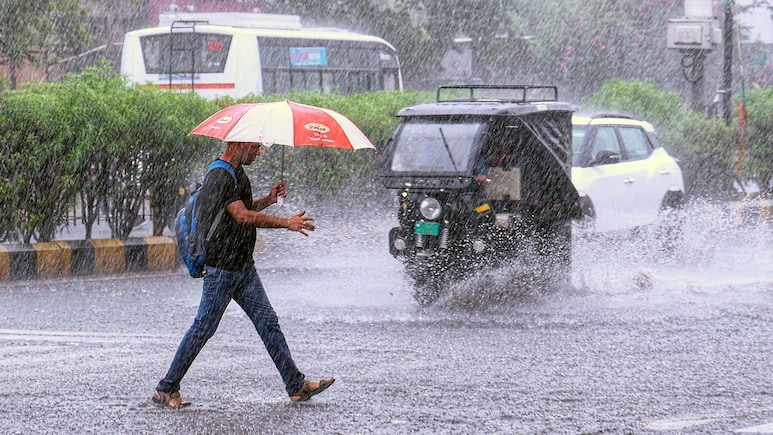 Rajasthan Rain: राजस्थान में थमा बारिश का दौर, बाढ़ जैसे हालात बरकरार; 5 जिलों में येलो अलर्ट जारी Rajasthan Rain: राजस्थान में थमा बारिश का दौर, बाढ़ जैसे हालात बरकरार; 5 जिलों में येलो अलर्ट जारी