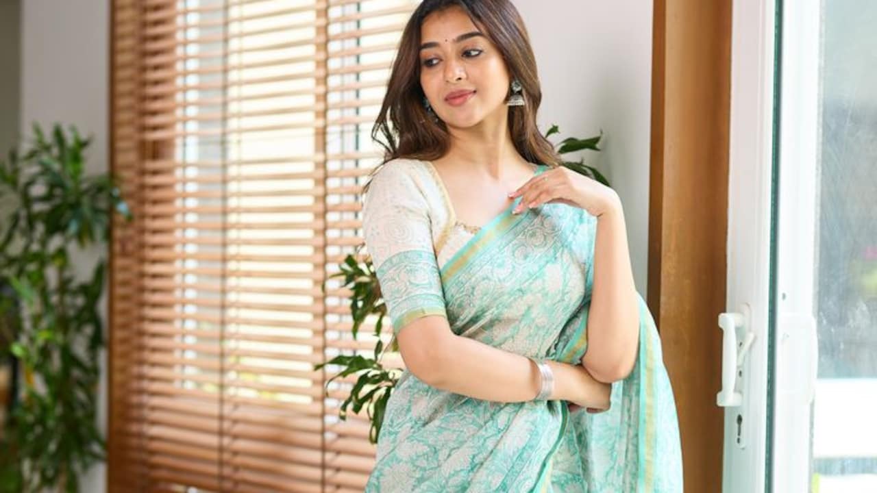 Know How To Drape Saree Perfectly And Get 5 Top From Myntra