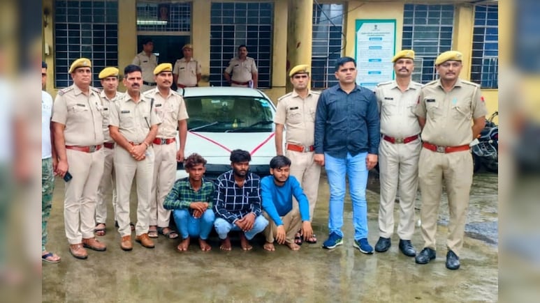 Rajasthan: भोपाल से टैक्सी किराए पर लेकर आए बदमाश, फिर झालावाड़ में कर दी ड्राइवर की हत्या Rajasthan: भोपाल से टैक्सी किराए पर लेकर आए बदमाश, फिर झालावाड़ में कर दी ड्राइवर की हत्या