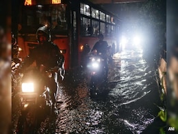 Chhattarpur Sees 3-Hour Jams As Rain Throws Life Out Of Gear In Delhi Chhattarpur Sees 3-Hour Jams As Rain Throws Life Out Of Gear In Delhi