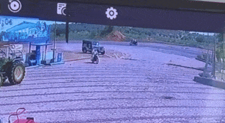 Rajasthan: सीकर में रंजिश के चलते पूर्व सरपंच को जीप से कुचलने की कोशिश,&nbsp;पेट्रोल पंप पर छिप कर बचाई जान&nbsp;
