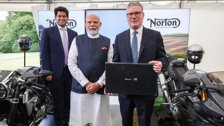 PM Narendra Modi Takes A Look At Norton Motorcycles After India-UK FTA Deal PM Narendra Modi Takes A Look At Norton Motorcycles After India-UK FTA Deal