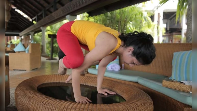 Bakasana Benefits: तनाव को कहें अलविदा, बकासन से बढ़ाएं शरीर का संतुलन और मानसिक शक्ति Bakasana Benefits: तनाव को कहें अलविदा, बकासन से बढ़ाएं शरीर का संतुलन और मानसिक शक्ति