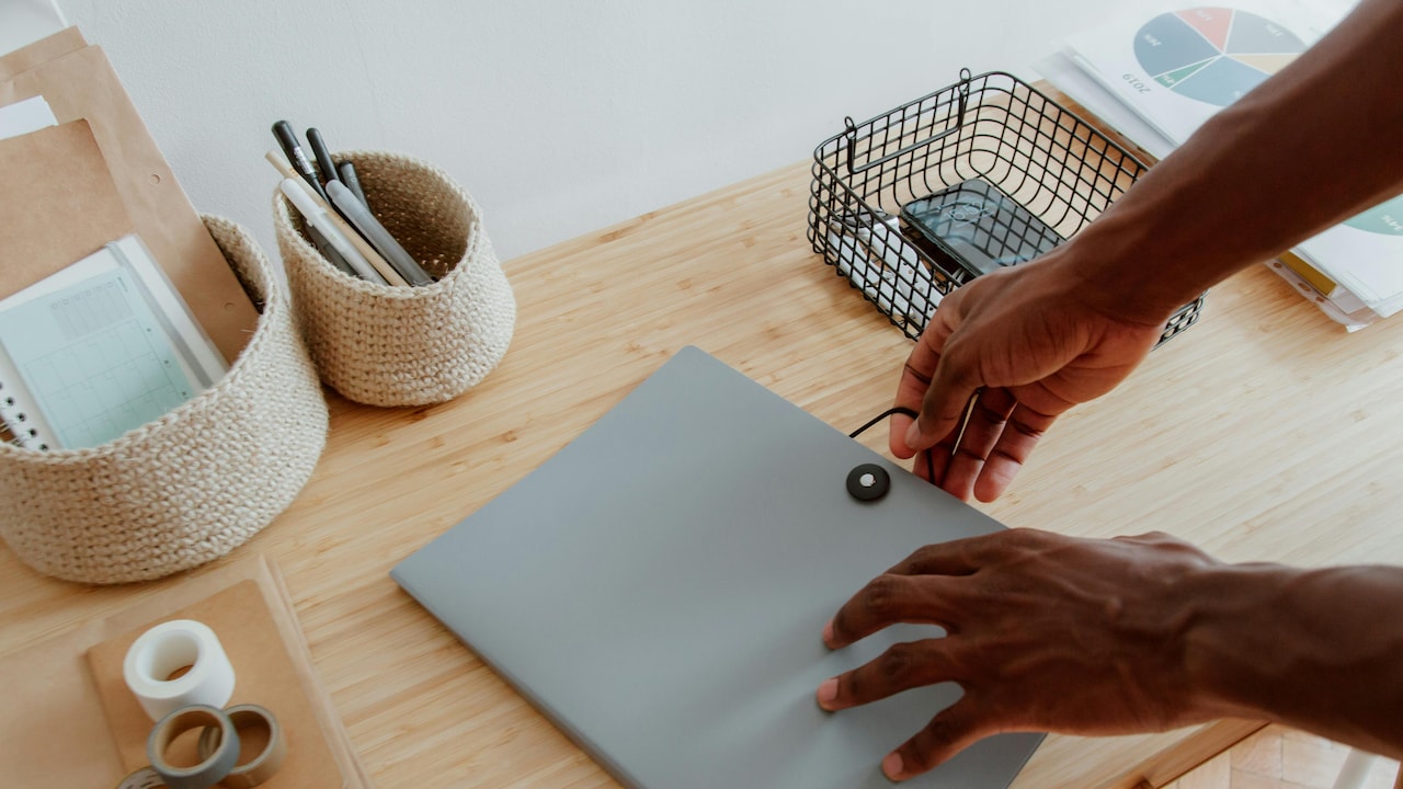 Tidy up your desk with these organisers under 1000 from Myntra