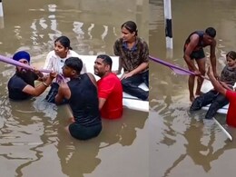 पंजाब के मोगा में मूसलाधार बारिश में डूबी कार, देखिए कैसे बचा पूरा परिवार