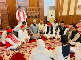 जितनी निंदा की जाए कम... मस्जिद में अखिलेश यादव की बैठक पर मौलाना तौकीर रजा जितनी निंदा की जाए कम... मस्जिद में अखिलेश यादव की बैठक पर मौलाना तौकीर रजा