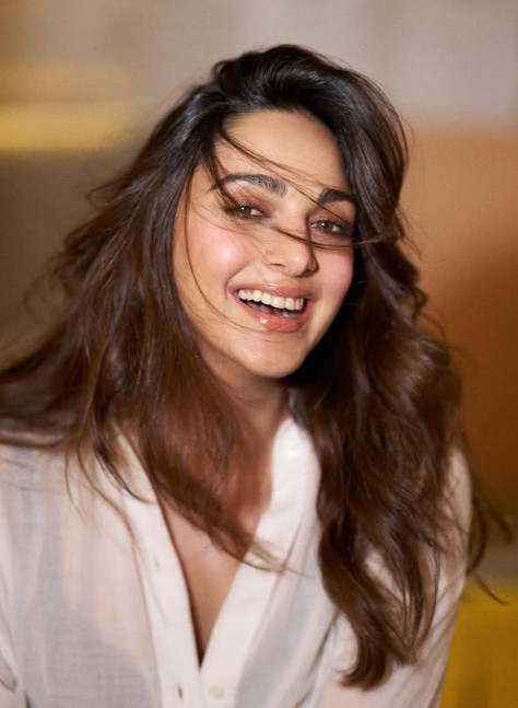 Watch: Kiara Advani Gets Discharged From The Hospital, Takes Baby Girl Home