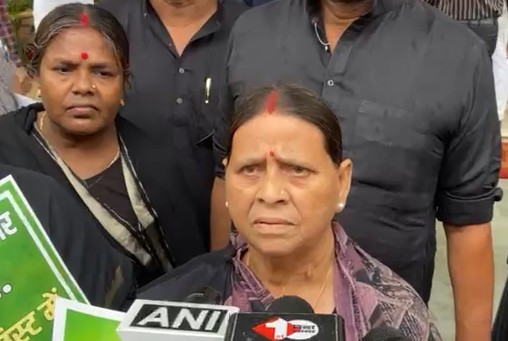 तेजस्वी को मारने की चार बार हुई कोशिश... बिहार की कानून व्यवस्था पर राबड़ी देवी का बड़ा बयान