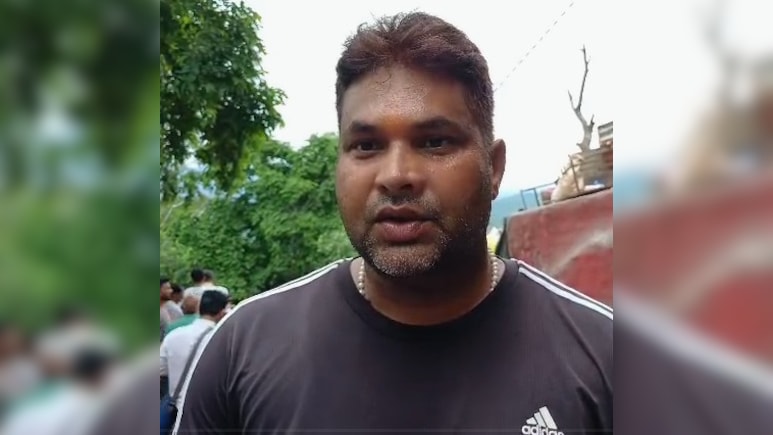 एकाएक उमड़ी भीड़ और फिर... मनसा देवी मंदिर में ऐसे मची थी भगदड़, चश्मदीद ने एनडीटीवी को बताया कैसे हुआ हादसा एकाएक उमड़ी भीड़ और फिर... मनसा देवी मंदिर में ऐसे मची थी भगदड़, चश्मदीद ने एनडीटीवी को बताया कैसे हुआ हादसा