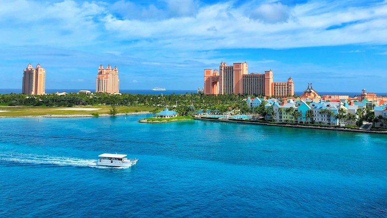 Live And Work In Bahamas For A Year For Less Than Rs 3,000 But There's A Catch